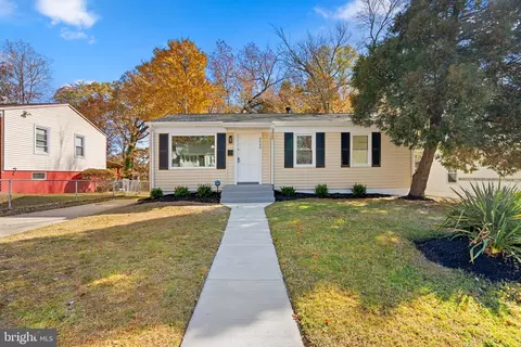 5509 Duchaine Dr, Lanham, MD 20706