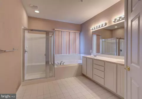 Bath - 7408 Forests Edge Ct, Laurel, MD 20707 photo 2 of 3