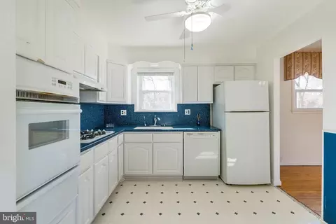 8011 Daniel Dr, District Heights, MD 20747 photo 4