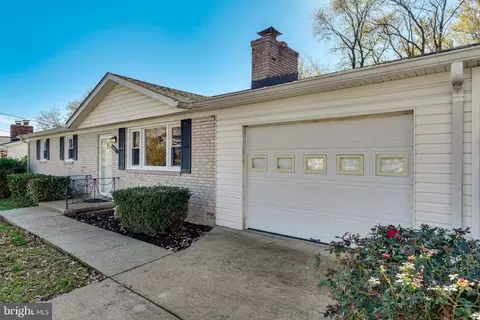 8011 Daniel Dr, District Heights, MD 20747 photo 3