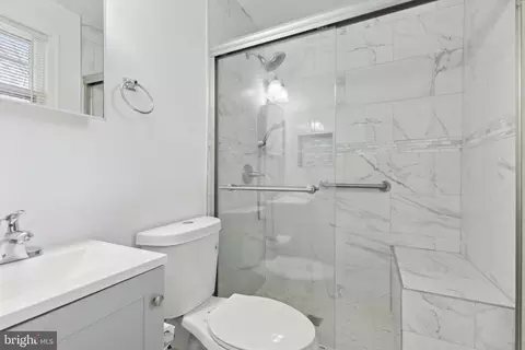 Bath - 6505 Springbrook Ln, Clinton, MD 20735 photo 1 of 3