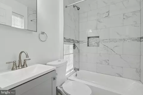 Bath - 6505 Springbrook Ln, Clinton, MD 20735 photo 3 of 3