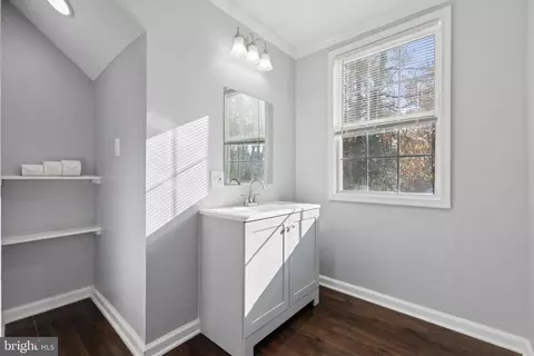 Entry Way - 6505 Springbrook Ln, Clinton, MD 20735 photo 14 of 17