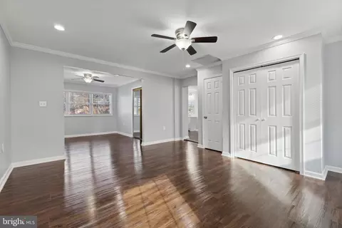 Entry Way - 6505 Springbrook Ln, Clinton, MD 20735 photo 10 of 17