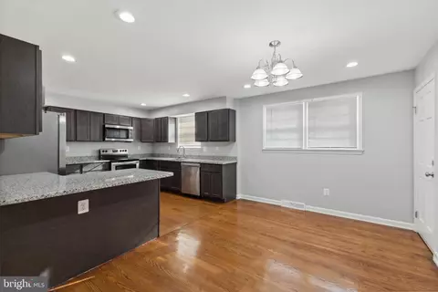 Entry Way - 6505 Springbrook Ln, Clinton, MD 20735 photo 2 of 17