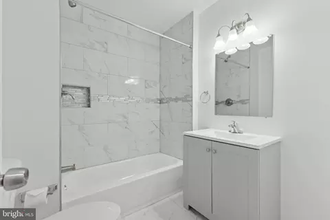 Bath - 6505 Springbrook Ln, Clinton, MD 20735 photo 2 of 3
