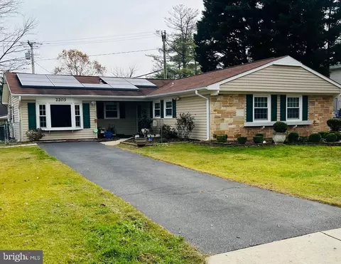 2203 Hyde Ln, Bowie, MD 20716