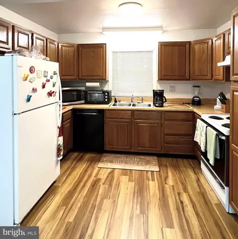 Kitchen - 1007 Packton Ln, Bowie, MD 20716 photo 2 of 3