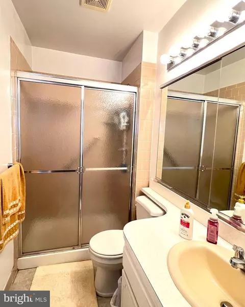 Bath - 1007 Packton Ln, Bowie, MD 20716 photo 4 of 4