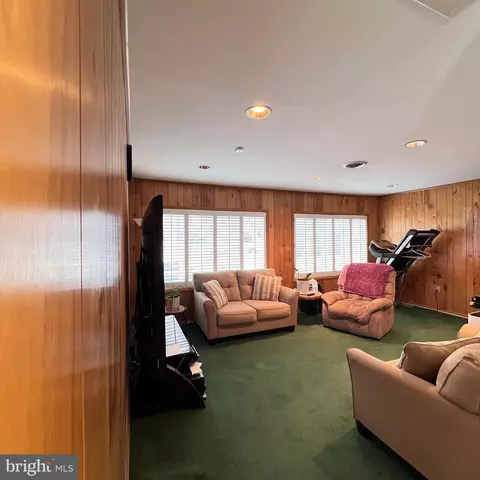 Living - 1007 Packton Ln, Bowie, MD 20716 photo 3 of 4