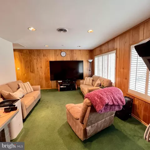 Living - 1007 Packton Ln, Bowie, MD 20716 photo 4 of 4