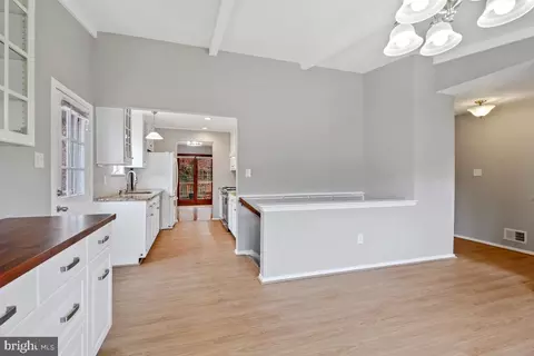 Entry Way - 8403 Montpelier Dr, Laurel, MD 20708 photo 5 of 5