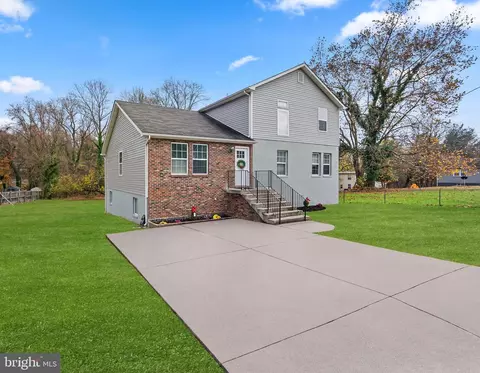 3904 Walnut Ln, Suitland, MD 20746