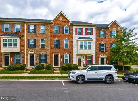 5608 Glover Park Dr, Marlboro, MD 20772