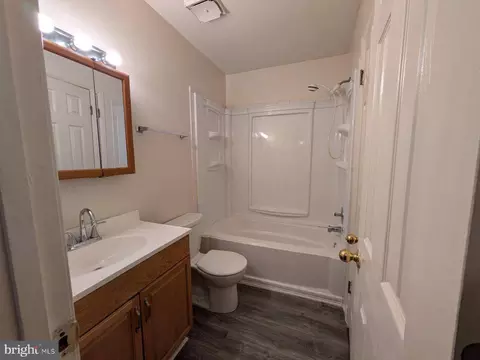 Bath - 7223 Cipriano Springs Dr, Lanham, MD 20706 photo 2 of 3
