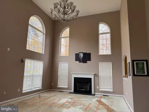 Living - 4311 Broken Arrow Ct, Clinton, MD 20735 photo 13 of 20