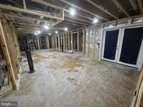 Entry Way - 4311 Broken Arrow Ct, Clinton, MD 20735 photo 5 of 21
