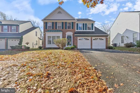 806 Falls Lake Dr, Bowie, MD 20721