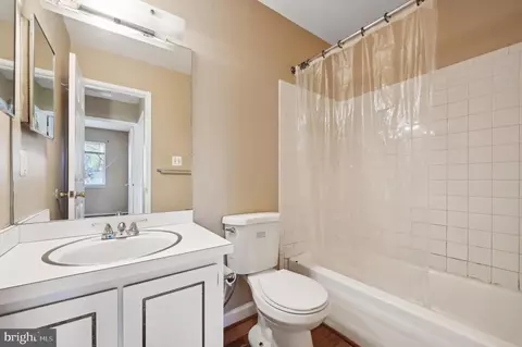 Bath - 15627 Millbrook Ln #8, Laurel, MD 20707 photo 2 of 2