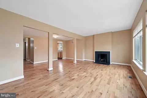 Living - 15627 Millbrook Ln #8, Laurel, MD 20707 photo 5 of 6