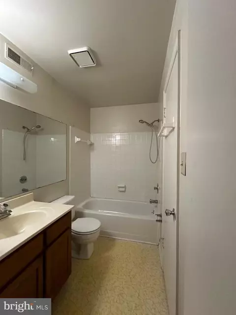 Bath - 11806 Cleaver Dr, Bowie, MD 20721 photo 1 of 3