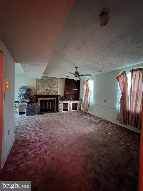Living - 11806 Cleaver Dr, Bowie, MD 20721 photo 5 of 6
