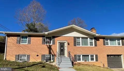 9721 Caltor Ln, Fort Washington, MD 20744
