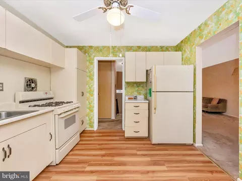 Kitchen - 9511 Small Dr, Clinton, MD 20735 photo 2 of 4
