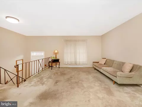 Living - 9511 Small Dr, Clinton, MD 20735 photo 2 of 5