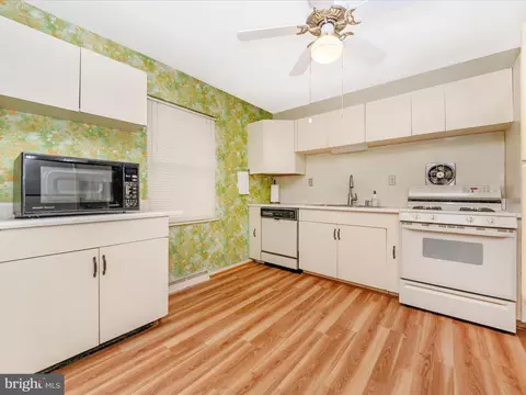 Kitchen - 9511 Small Dr, Clinton, MD 20735 photo 4 of 4