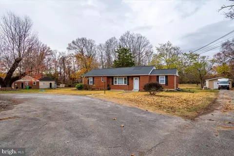 9201 Pine View Ln, Clinton, MD 20735