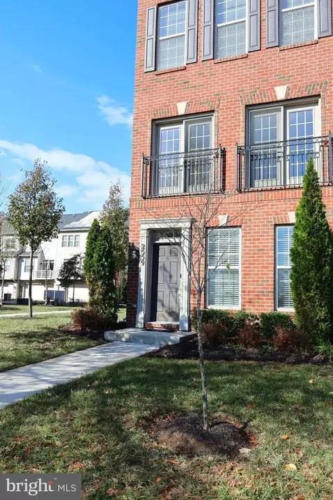 2559 Campus Way N #54, Lanham, MD 20706