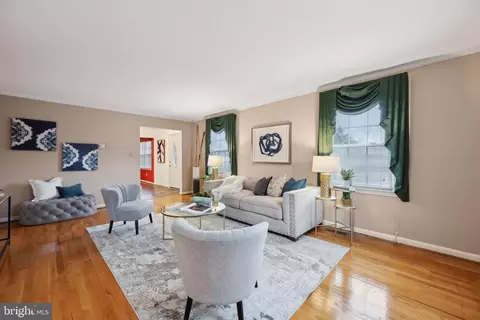 Living - 11209 Chantilly Ln, Bowie, MD 20721 photo 2 of 9
