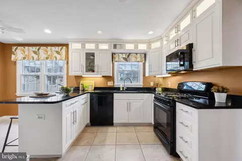 Kitchen - 11209 Chantilly Ln, Bowie, MD 20721 photo 3 of 4
