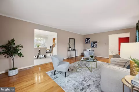 Living - 11209 Chantilly Ln, Bowie, MD 20721 photo 3 of 9