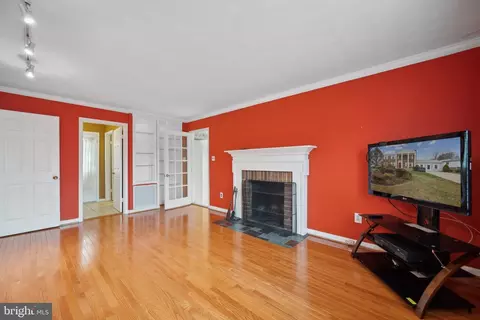 Living - 11209 Chantilly Ln, Bowie, MD 20721 photo 5 of 9