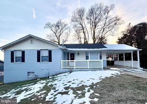 7903 Hart Rd, Fort Washington, MD 20744
