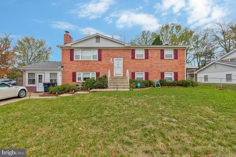 8007 Daniel Dr, Forestville, MD 20747