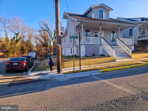 4017 Lawrence St, Brentwood, MD 20722
