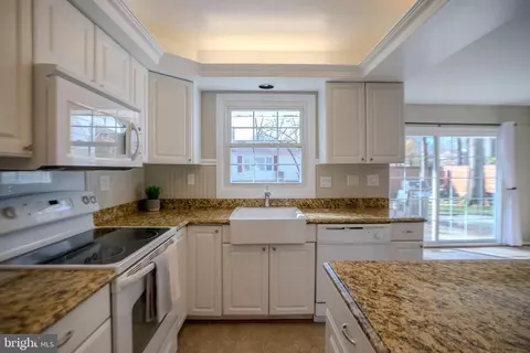 9001 Golden Pass, Laurel, MD 20708 photo 10