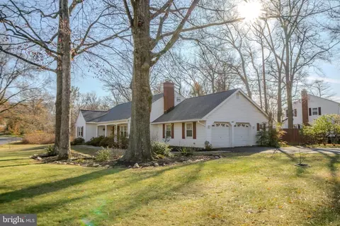 9001 Golden Pass, Laurel, MD 20708 photo 2