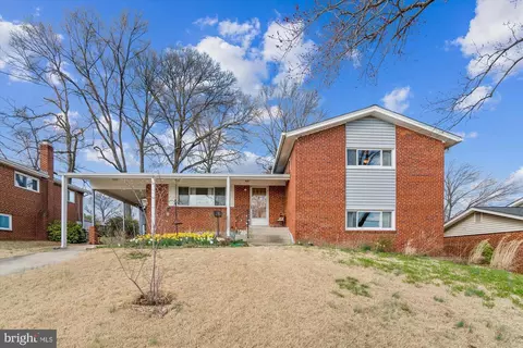 5904 Chestnut Hill Rd, College Park, MD 20740