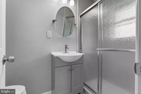 Bath - 15309 Maple Dr, Accokeek, MD 20607 photo 2 of 4