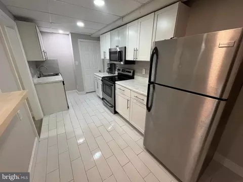Kitchen - 13403 Briarwood Dr, Laurel, MD 20708 photo 2 of 2