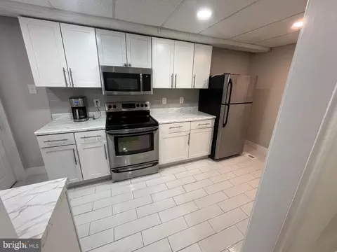 Kitchen - 13403 Briarwood Dr, Laurel, MD 20708 photo 1 of 2