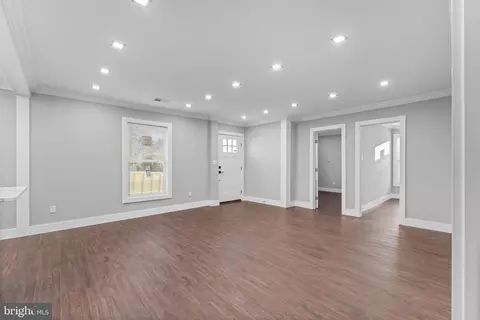 Living - 904 Carroll Ave, Laurel, MD 20707 photo 2 of 3
