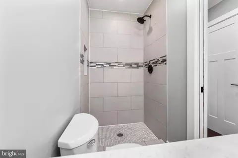 Bath - 904 Carroll Ave, Laurel, MD 20707 photo 2 of 2