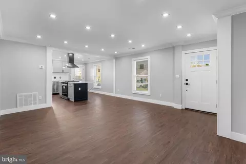 Entry Way - 904 Carroll Ave, Laurel, MD 20707 photo 9 of 9