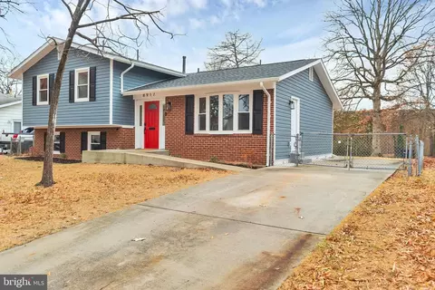 8917 Walkerton Dr, Lanham, MD 20706 photo 4