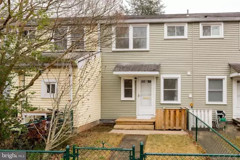 10 K Laurel Hill Rd, Greenbelt, MD 20770